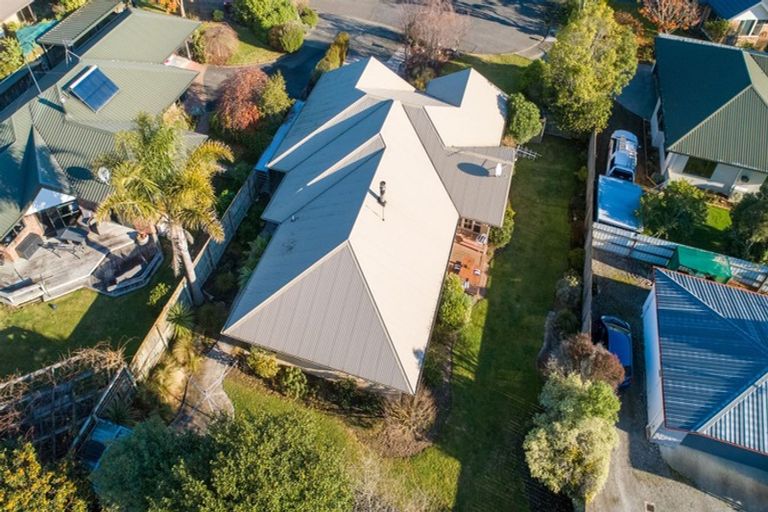 Photo of property in 12 Stagg Place, Brightwater, 7022