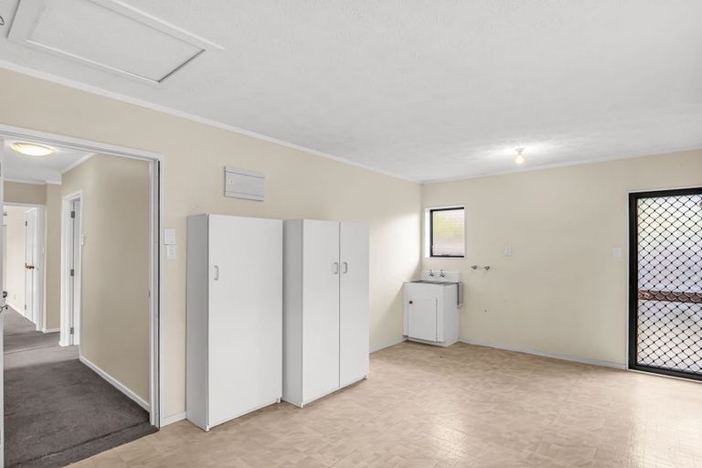 Photo of property in 6/39 Swanson Road, Henderson, Auckland, 0610