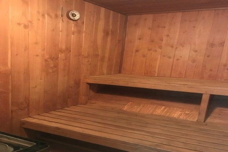 Photo of property in 1/813 East Coast Road, Northcross, Auckland, 0630