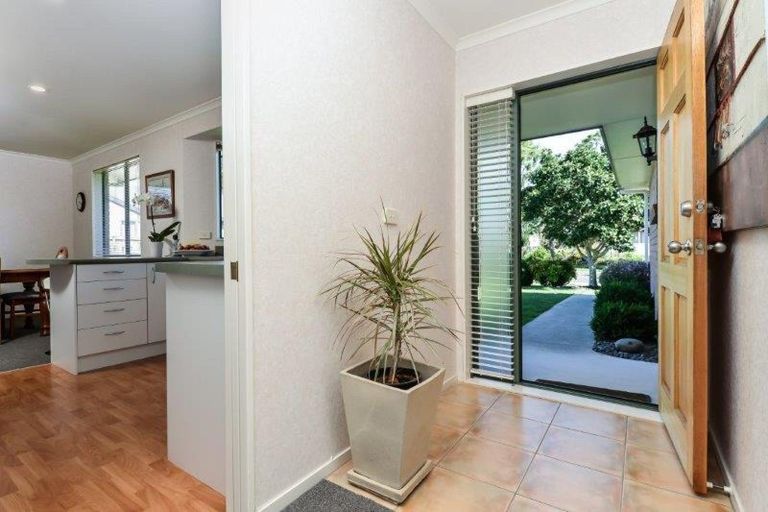 Photo of property in 10 Dorchester Place, Nawton, Hamilton, 3200