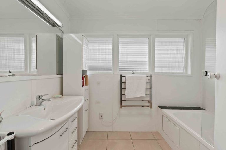 Photo of property in 7 James Place, Opaheke, Papakura, 2113