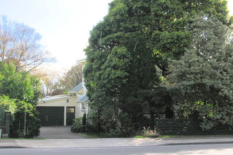 Photo of property in 102 Main Road, Waikanae, 5036