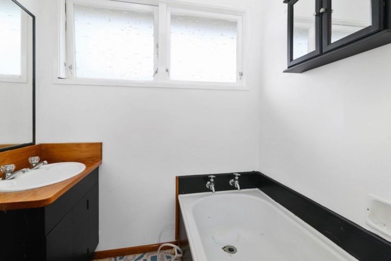 Photo of property in 11 Tawavale Street, Pukehangi, Rotorua, 3015