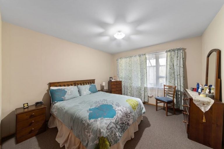Photo of property in 2/42 North Avon Road, Richmond, Christchurch, 8013