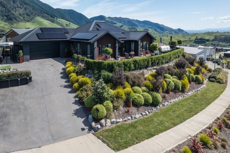 Photo of property in 17 Huntaway Close, Stoke, Nelson, 7011