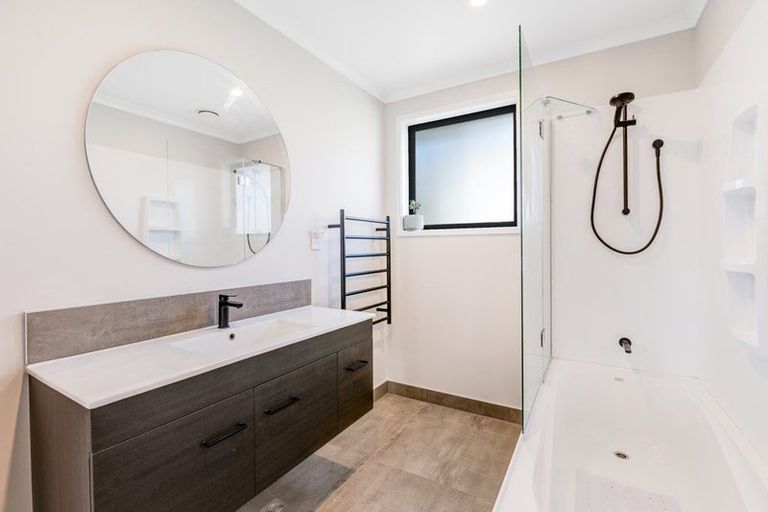 Photo of property in 11 St Julia Court, Helensville, 0800