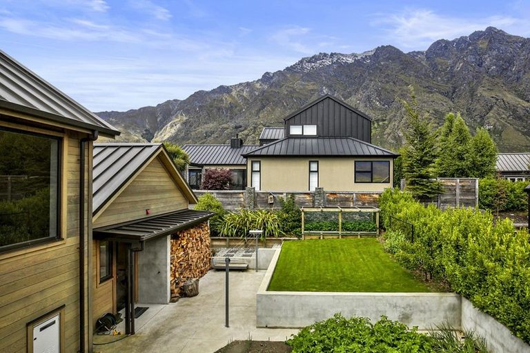 Photo of property in 11 Bretby Court, Jacks Point, Queenstown, 9371