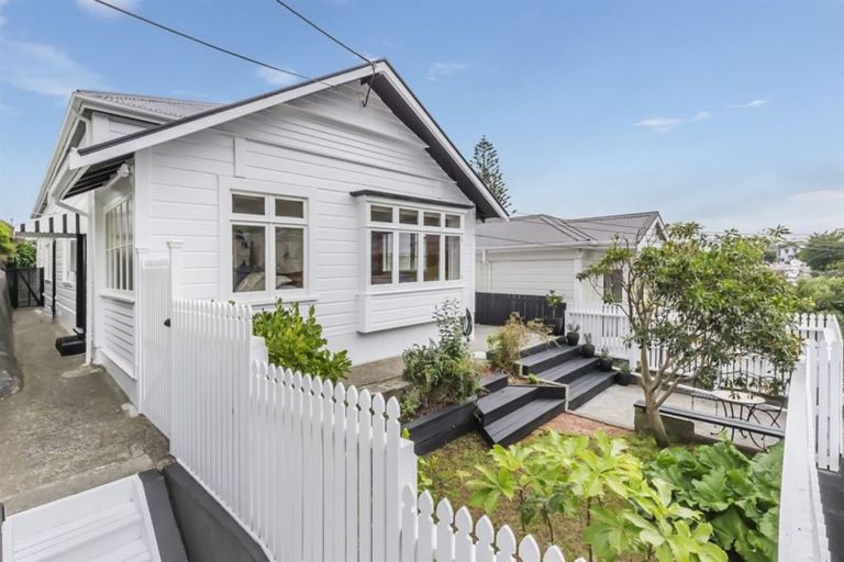 Photo of property in 42 Porritt Avenue, Mount Victoria, Wellington, 6011