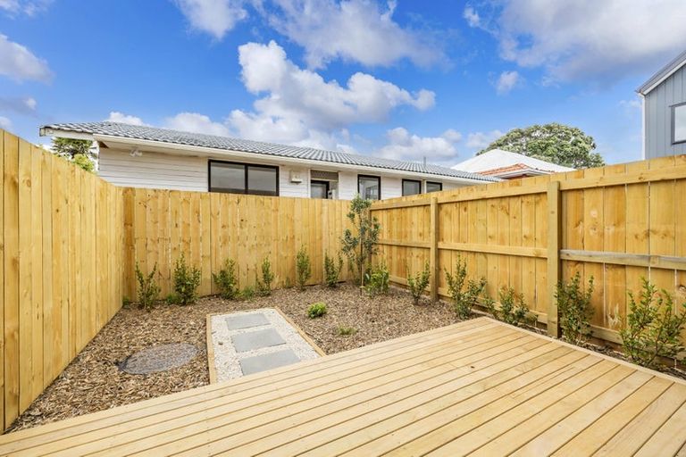 Photo of property in 14d Durham Street, Te Atatu Peninsula, Auckland, 0610