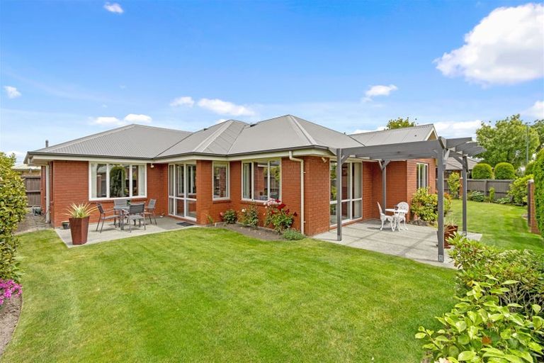 Photo of property in 1 Ross Place, Northwood, Christchurch, 8051