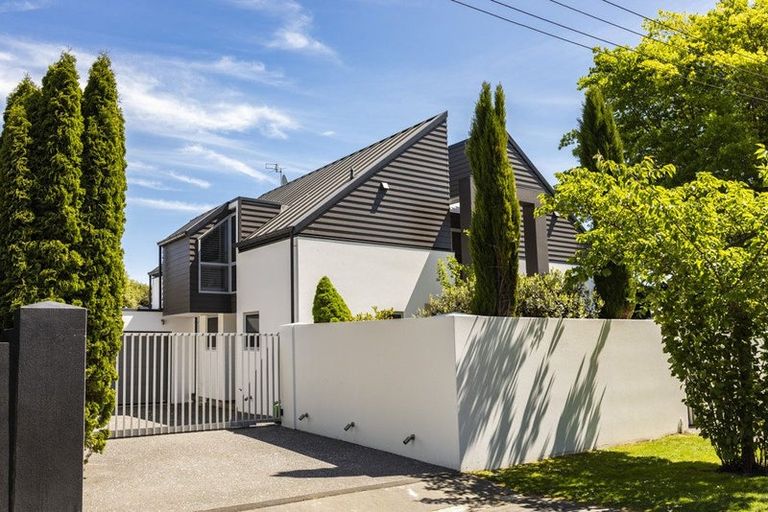 Photo of property in 17 Helmores Lane, Merivale, Christchurch, 8014