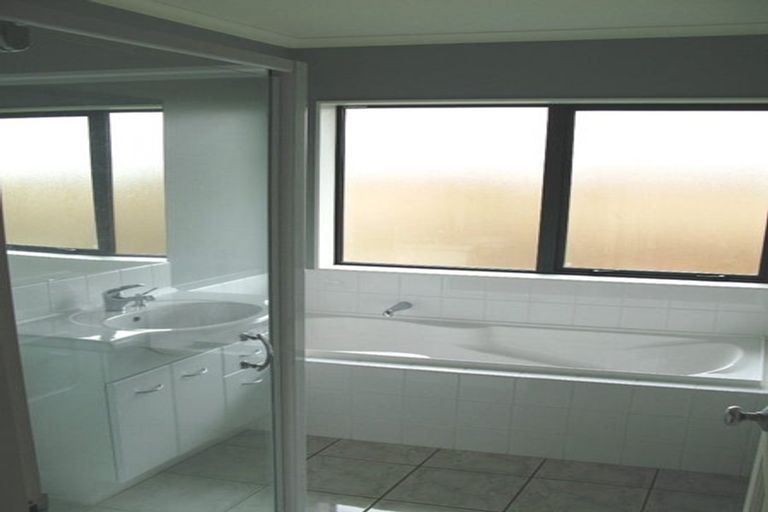 Photo of property in 19 Vasari Grange, Rolleston, 7614