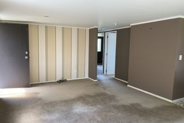 Photo of property in 57 View Road, Henderson, Auckland, 0612