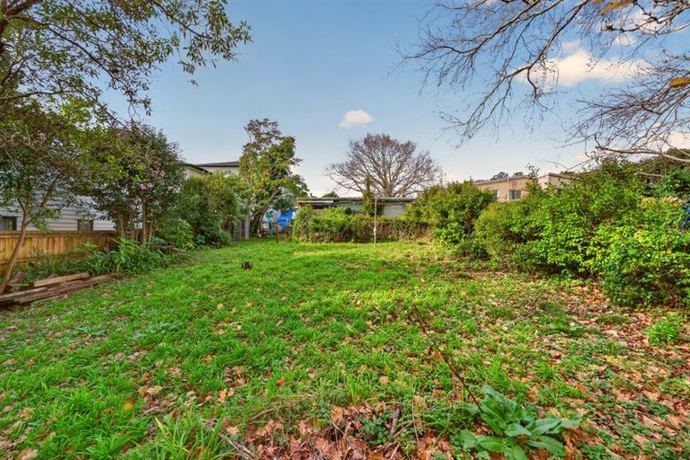 Photo of property in 14 Brandon Road, Glen Eden, Auckland, 0602