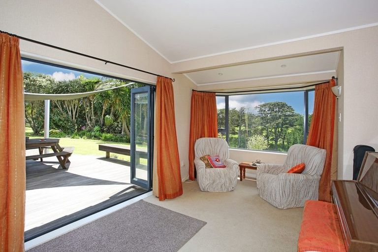 Photo of property in 166 Holmes Road, Waiuku, 2682