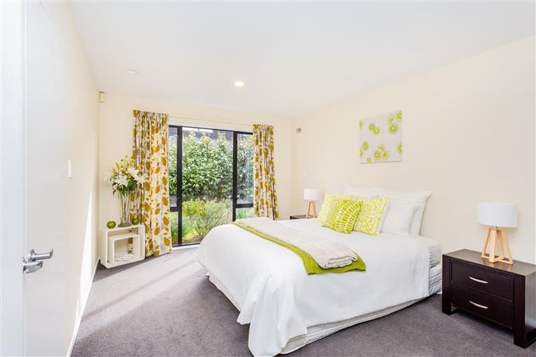 Photo of property in 8 Dorfold Mews, Avonhead, Christchurch, 8042