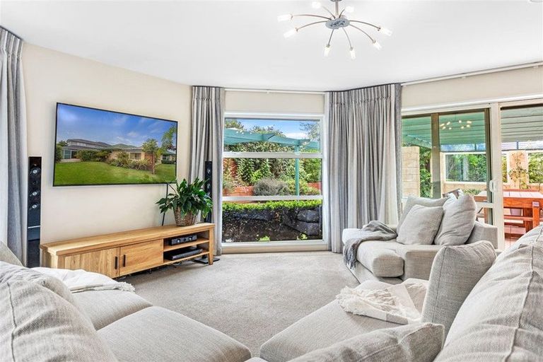 Photo of property in 15 Saddleback Green, Halswell, Christchurch, 8025