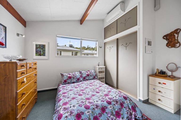 Photo of property in 1 Lovat Street, Havelock North, 4130