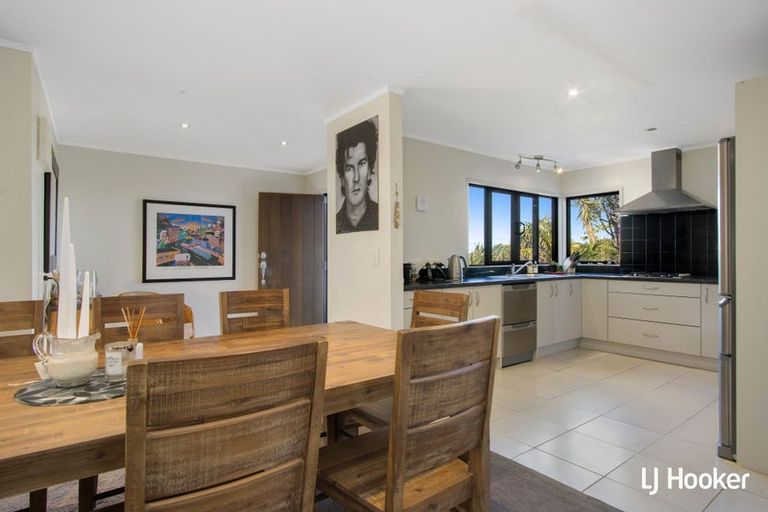 Photo of property in 28 Ocean View Road, Waihi Beach, 3611