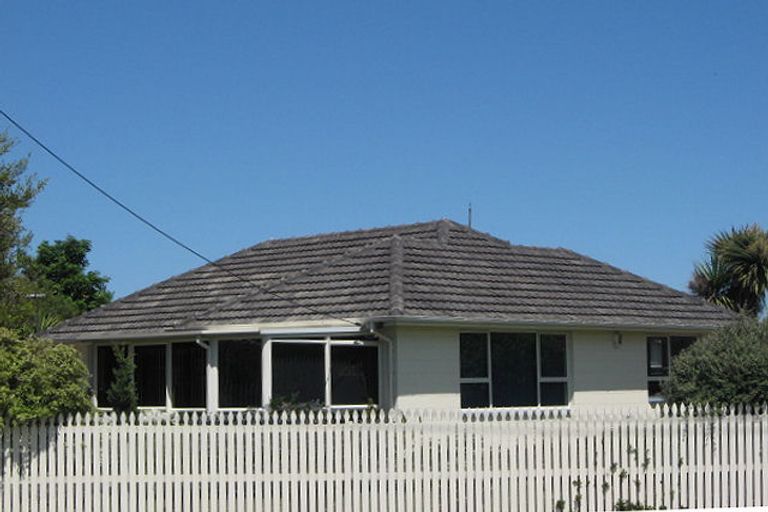 Photo of property in 48 Farquhars Road, Redwood, Christchurch, 8051