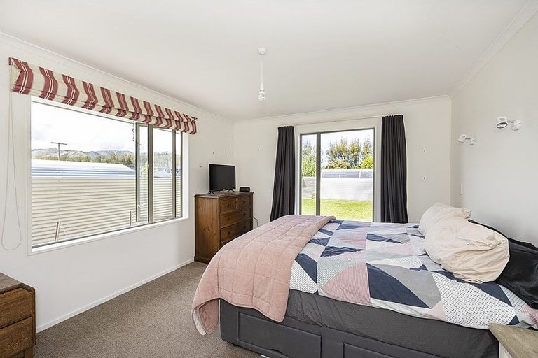 Photo of property in 43 Freyberg Avenue, Kurow, 9435