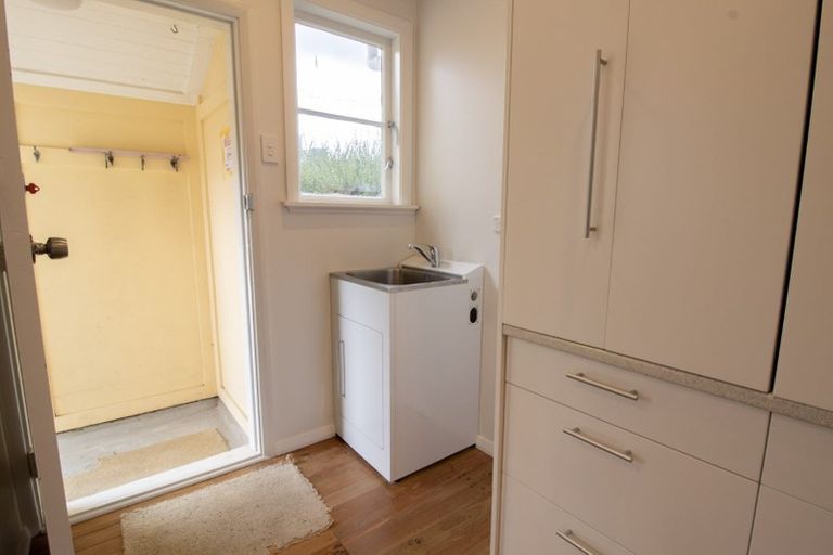 Photo of property in 211 Cambridge Terrace, Naenae, Lower Hutt, 5011