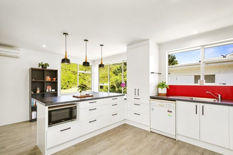 Photo of property in 17 Nassau Avenue, Grenada North, Wellington, 5028