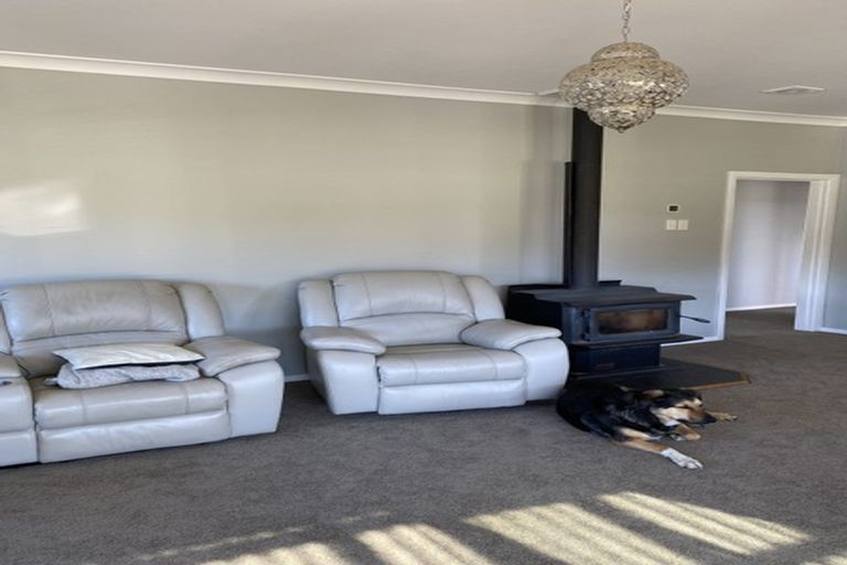 Photo of property in 112 Upper Fitzherbert Road, Wainuiomata, 5373