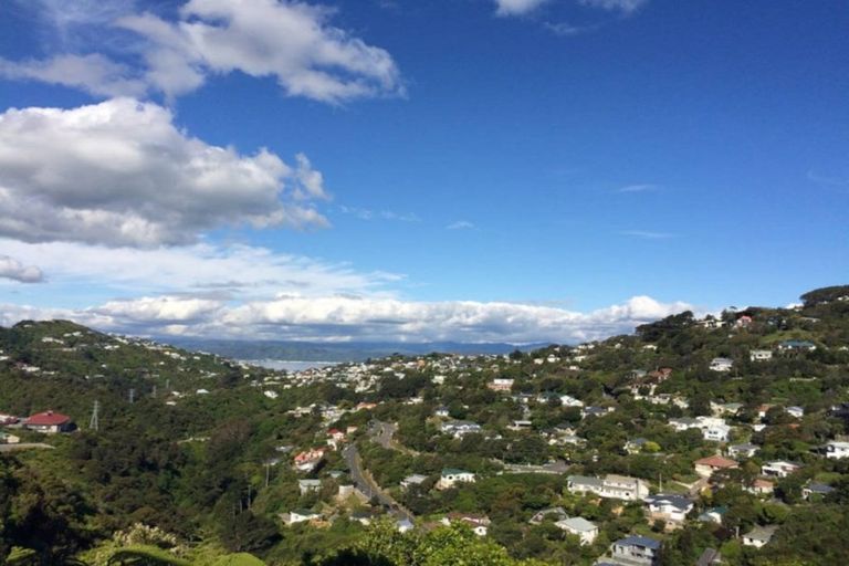 Photo of property in 3a Chancellor Way, Crofton Downs, Wellington, 6035