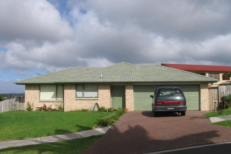 Photo of property in 24 San Pedro Place, Henderson, Auckland, 0612