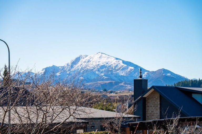 Photo of property in 10 Hyland Street, Wanaka, 9305
