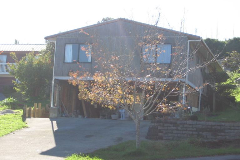 Photo of property in 22 William Hadlow Place, Hatfields Beach, Orewa, 0931