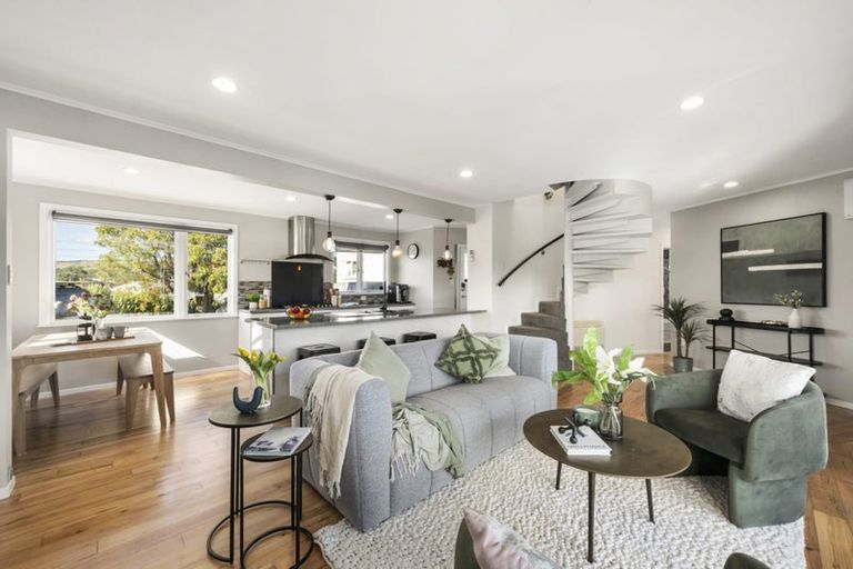 Photo of property in 23 Beazley Avenue, Paparangi, Wellington, 6037