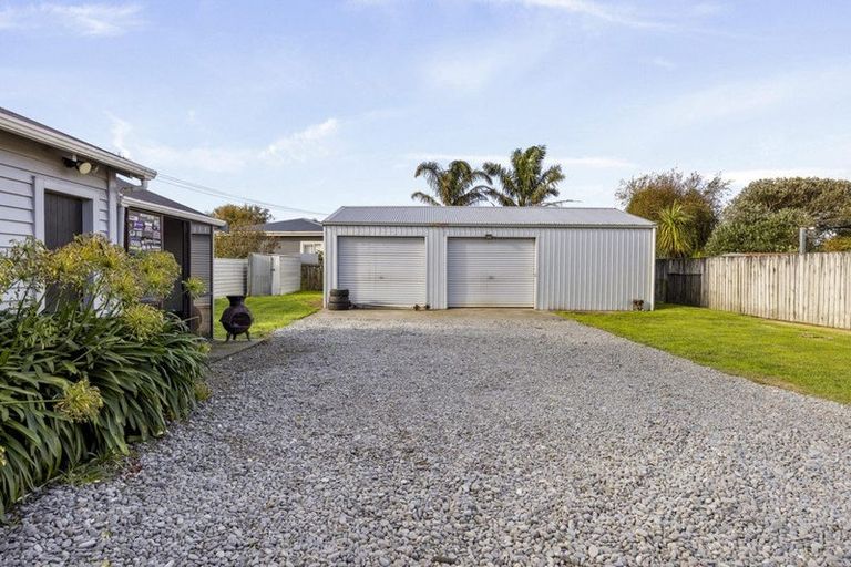 Photo of property in 112 Glover Road, Hawera, 4610