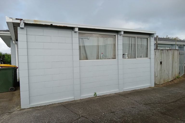 Photo of property in 2/4 Idlewild Avenue, Mangere, Auckland, 2022