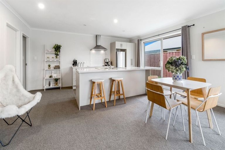 Photo of property in 36 Shillingford Boulevard, Rolleston, 7615