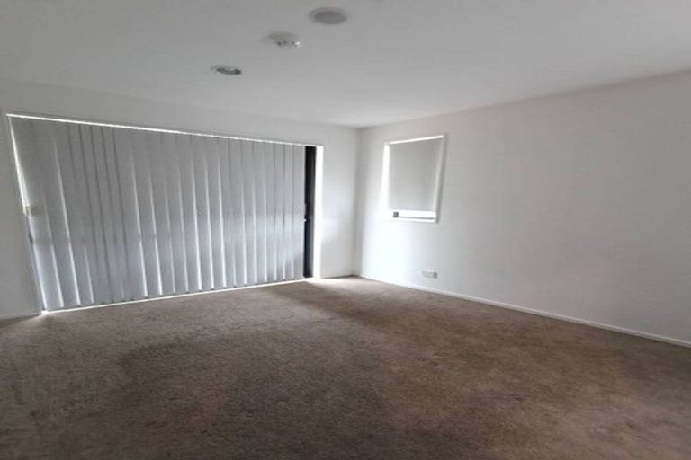 Photo of property in Apollo Apartments, 10/46g Rosedale Road, Rosedale, Auckland, 0632