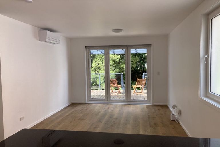 Photo of property in 54a Vandeleur Avenue, Birkdale, Auckland, 0626