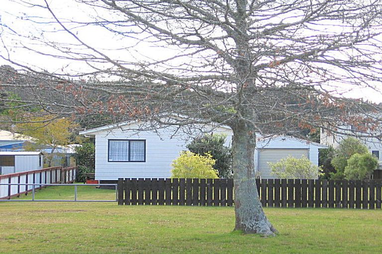 Photo of property in 233 Port Road, Whangamata, 3620