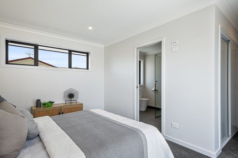 Photo of property in 28b Bartholomew Road, Levin, 5510