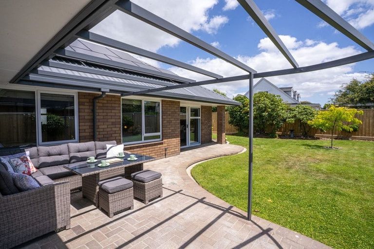 Photo of property in 10 Addison Place, Halswell, Christchurch, 8025