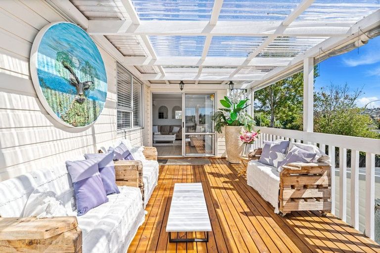 Photo of property in 27 Arlette Place, Massey, Auckland, 0614