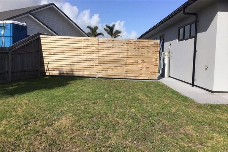 Photo of property in 25 O'farrell Drive, One Tree Point, 0118