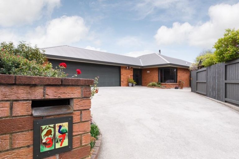 Photo of property in 37 Jefferson Crescent, Milson, Palmerston North, 4414