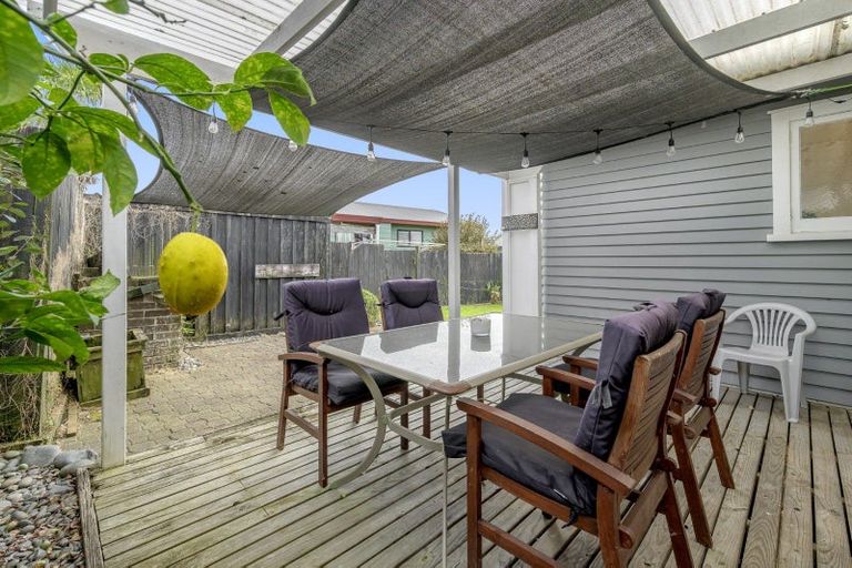 Photo of property in 74 Queen Road, Bellevue, Tauranga, 3110