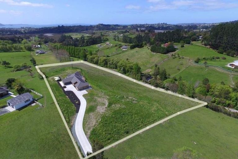 Photo of property in 262 Spur Road, Stillwater, Silverdale, 0993