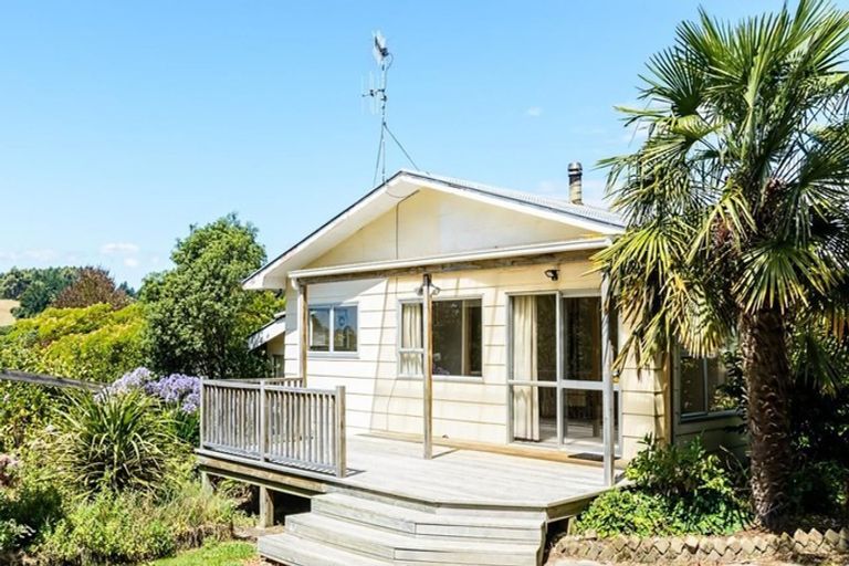Photo of property in 19 Goddard Road, Tasman, Upper Moutere, 7173