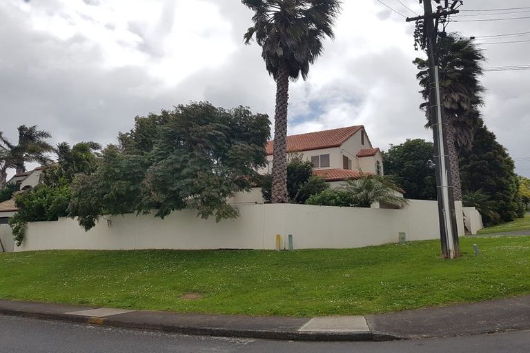 Photo of property in 2/5 Kenmure Avenue, Forrest Hill, Auckland, 0620