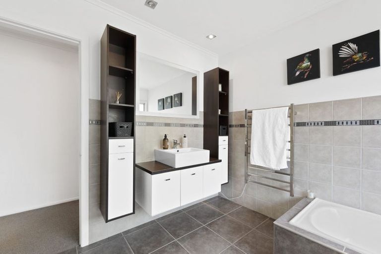 Photo of property in 53 Angelo Avenue, Howick, Auckland, 2014