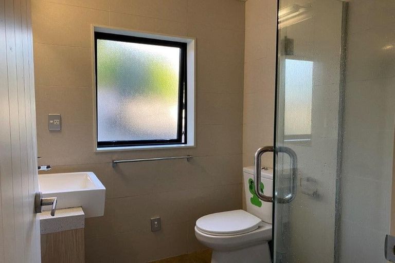 Photo of property in 57 Travis View Drive, Fairview Heights, Auckland, 0632